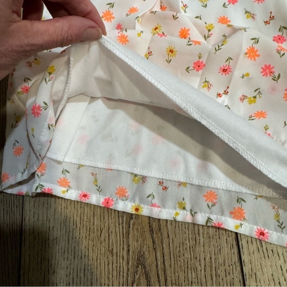 Trixxi Clothing Company white short romper pink orange flowers cap sleeves, M. - Picture 4 of 16